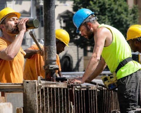 Sos caldo nei cantieri: Cisl chiede misure uniformi per la salute dei lavoratori