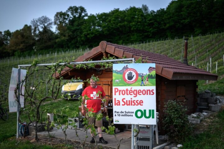 Svizzera: referendum storico sul limite di 10 milioni di abitanti e le conseguenze per l'Ue