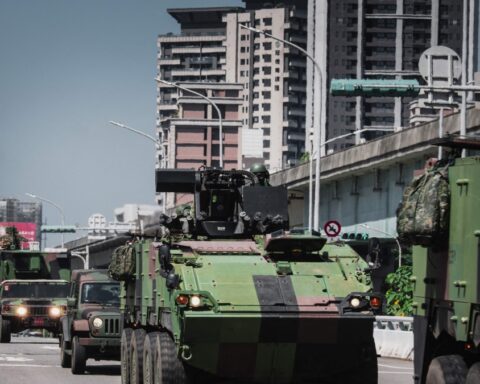 Taiwan avvia esercitazioni militari di cinque giorni in risposta a minacce cinesi