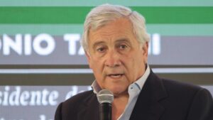 Tajani esclude un rimpasto di governo e chiude la porta a Salvini