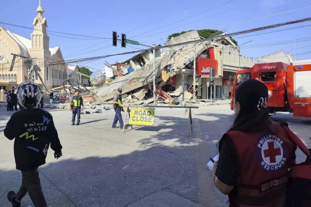 Terremoto di magnitudo 7.8 nelle Filippine: tre morti e allerta tsunami attivata