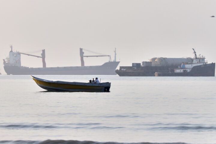 Tre marinai indiani uccisi in un attacco statunitense a una petroliera nel golfo dell’Oman