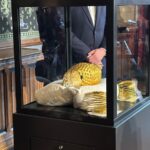 Tre uomini condannati nei Paesi Bassi per il furto di un elmo d'oro romeno nel 2025