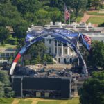 Trump inaugura un’arena per combattimenti di MMA davanti alla Casa Bianca per il Flag Day