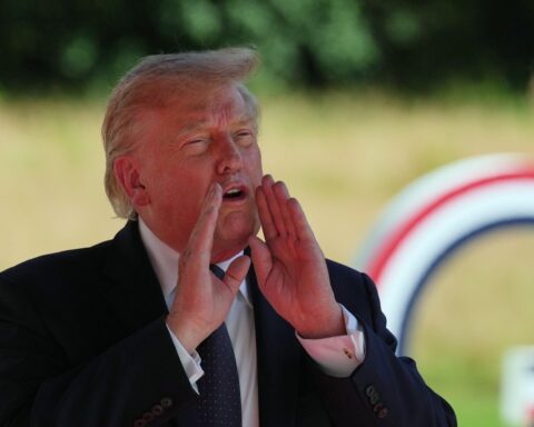 Trump porta avanti una serie di attacchi contro leader mondiali, compresi alleati storici