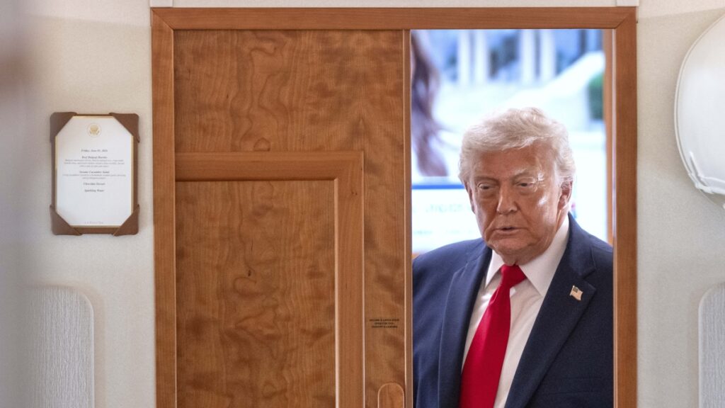 Trump sollecita Netanyahu a evitare la reazione dopo i missili iraniani e promuove i negoziati