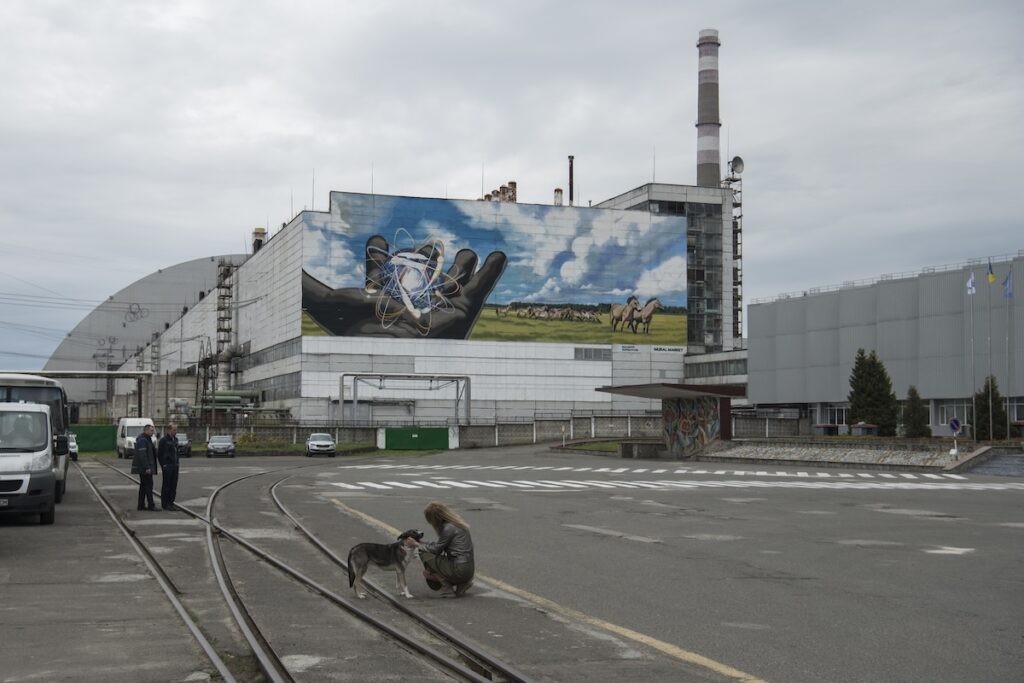 Un drone russo colpisce deposito di combustibile esausto a Chernobyl, senza perdite di radiazioni