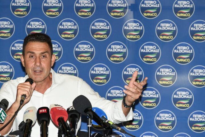 Vannacci sostiene: “Il femminicidio non esiste, è un omicidio come gli altri”