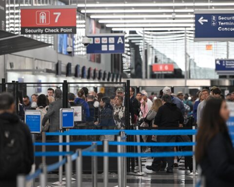 Volo United Airlines costretto a tornare a Newark per nome sospetto di un dispositivo Bluetooth