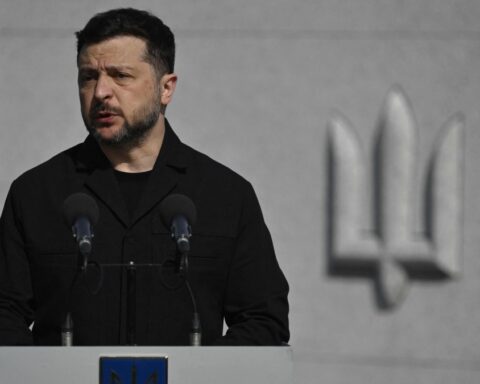 Zelensky si sente forte e cerca mediatori europei per le iniziative diplomatiche