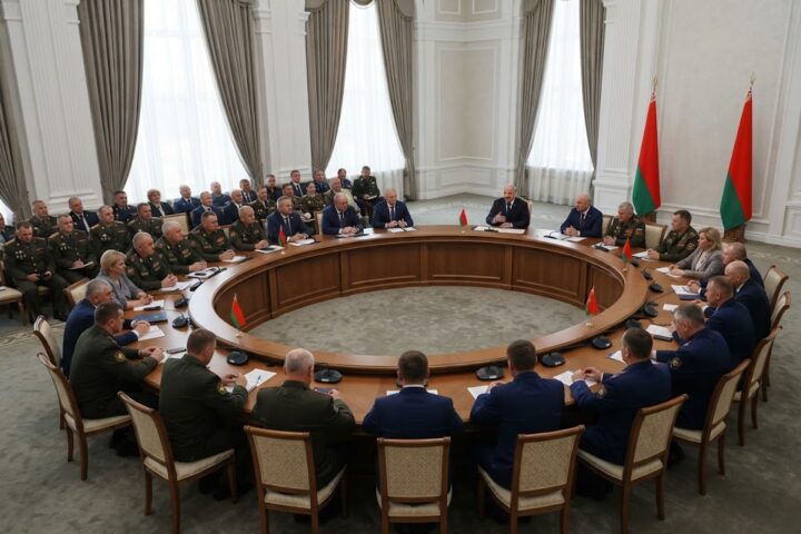 Lukashenko nomina i fedelissimi della sovranità: la Russia esclusa dall’integrazione a Minsk