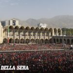 Addio a Khamenei: il lutto si mescola alla propaganda con slogan anti-USA e Israele