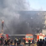 Almeno 28 persone morte in incendio in una fabbrica di scarpe a Jinjiang, Cina