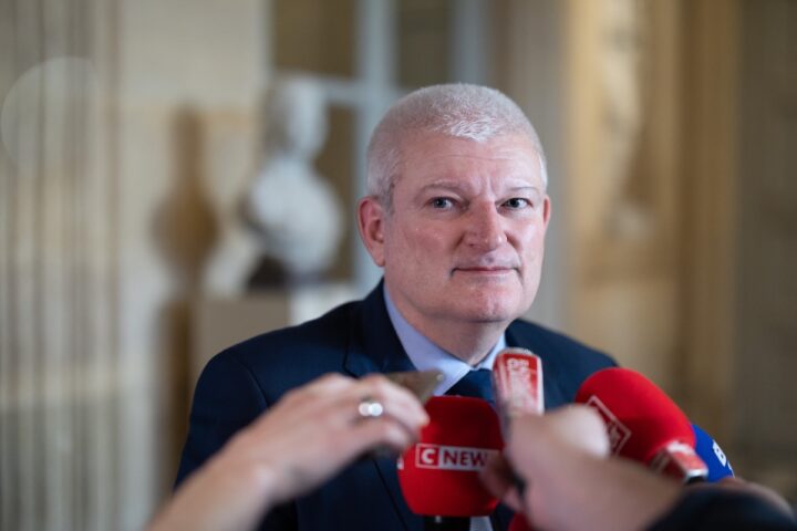 Approvata in Francia la legge sul suicidio assistito, ma ora attende il controllo del Consiglio costituzionale