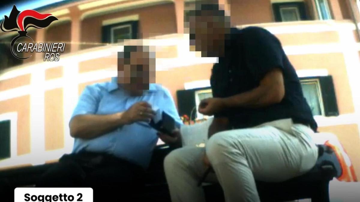 Arrestati due ex agenti dei servizi segreti italiani per spionaggio a favore della Russia