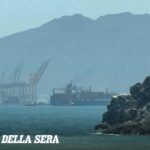 Battaglia su Hormuz, l'Iran chiude lo Stretto mentre Trump smentisce le sue affermazioni