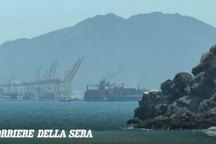 Battaglia su Hormuz, l'Iran chiude lo Stretto mentre Trump smentisce le sue affermazioni