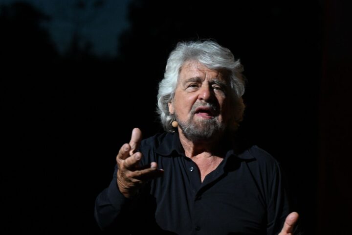 Beppe Grillo critica il M5s: «La politica ha cambiato il Movimento»