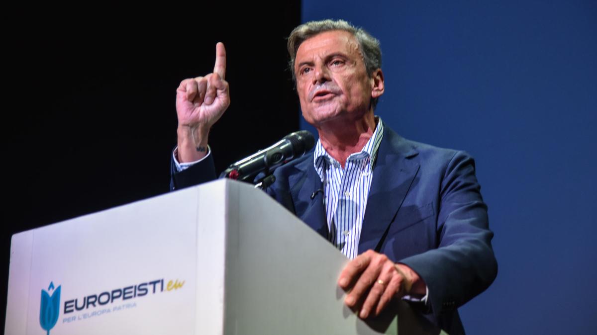 Calenda prevede cinque poli nelle prossime elezioni, un cambio significativo nel panorama politico italiano