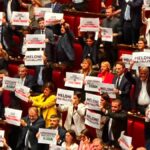 Camera approva riforma legge elettorale con voto segreto: 217 favorevoli, proteste dell'opposizione