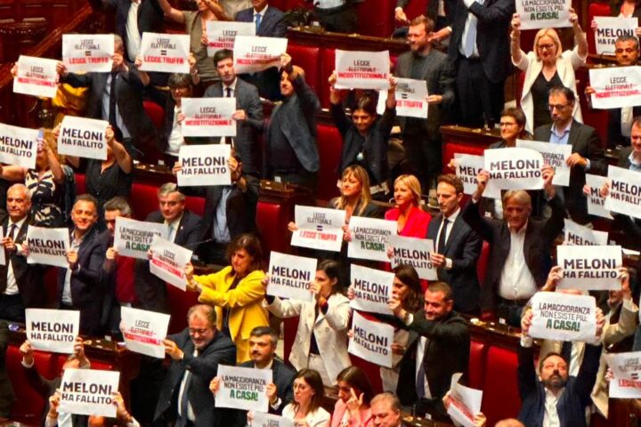 Camera approva riforma legge elettorale con voto segreto: 217 favorevoli, proteste dell'opposizione