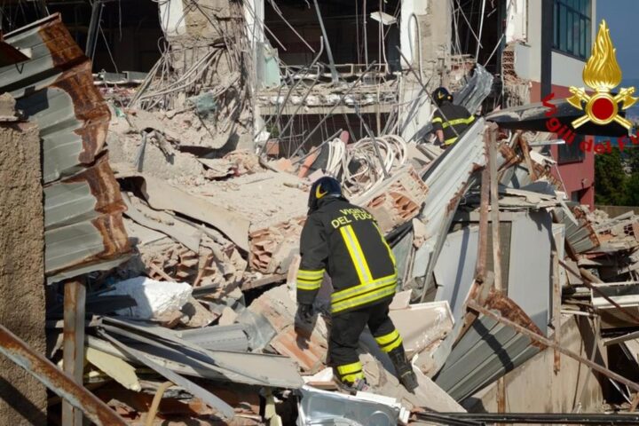 Crollo di palazzina a Messina, trovato un corpo: cinque dispersi ancora ricercati
