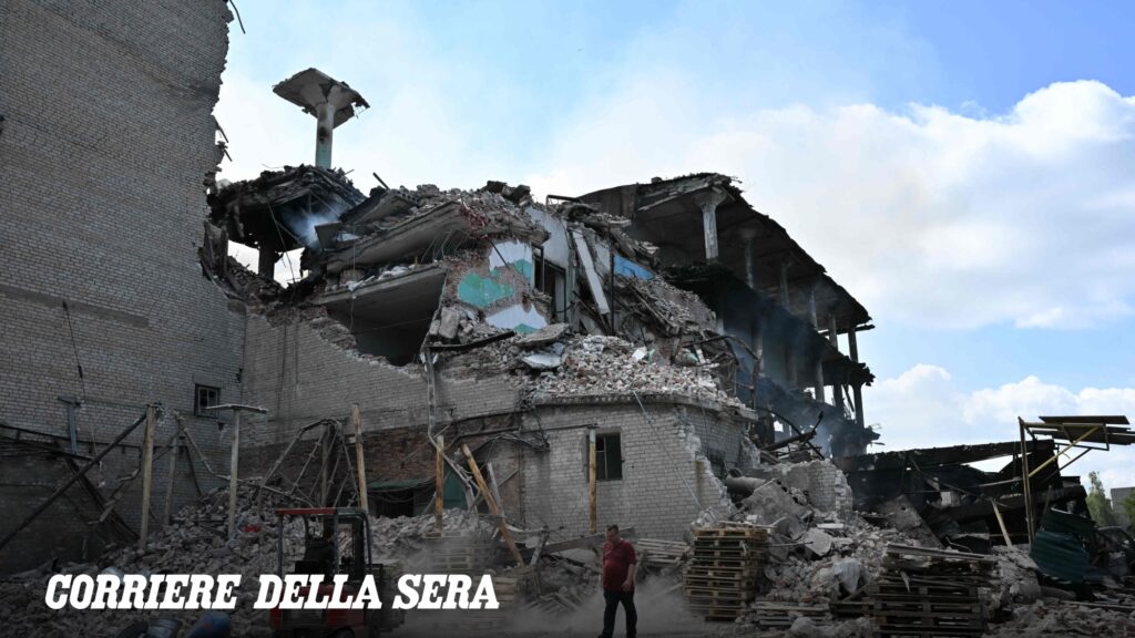 Droni ucraini colpiscono centri logistici russi: 7 morti e 24 feriti, Zelensky rivendica successo