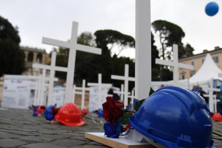 Due incidenti mortali sul lavoro a Roma: un 18enne e un 47enne perdono la vita