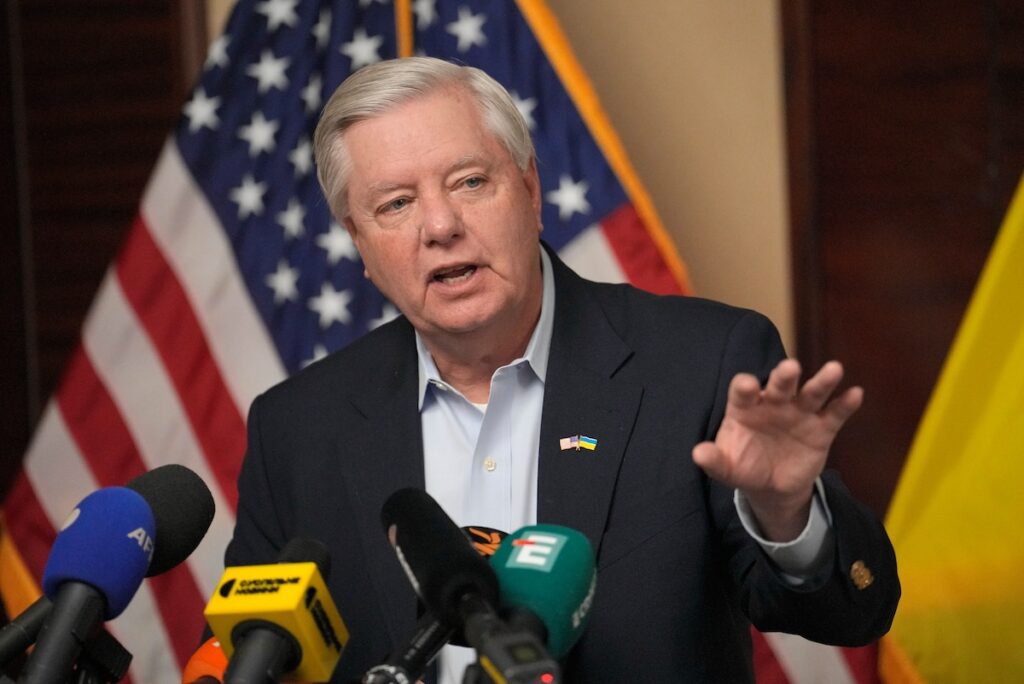 È morto il senatore repubblicano Lindsey Graham, collaboratore di Trump e sostenitore dell'Ucraina