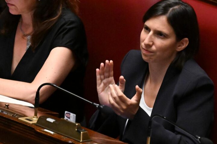 Elezioni anticipate e crisi di governo: il campo largo affronta sfide interne a Montecitorio