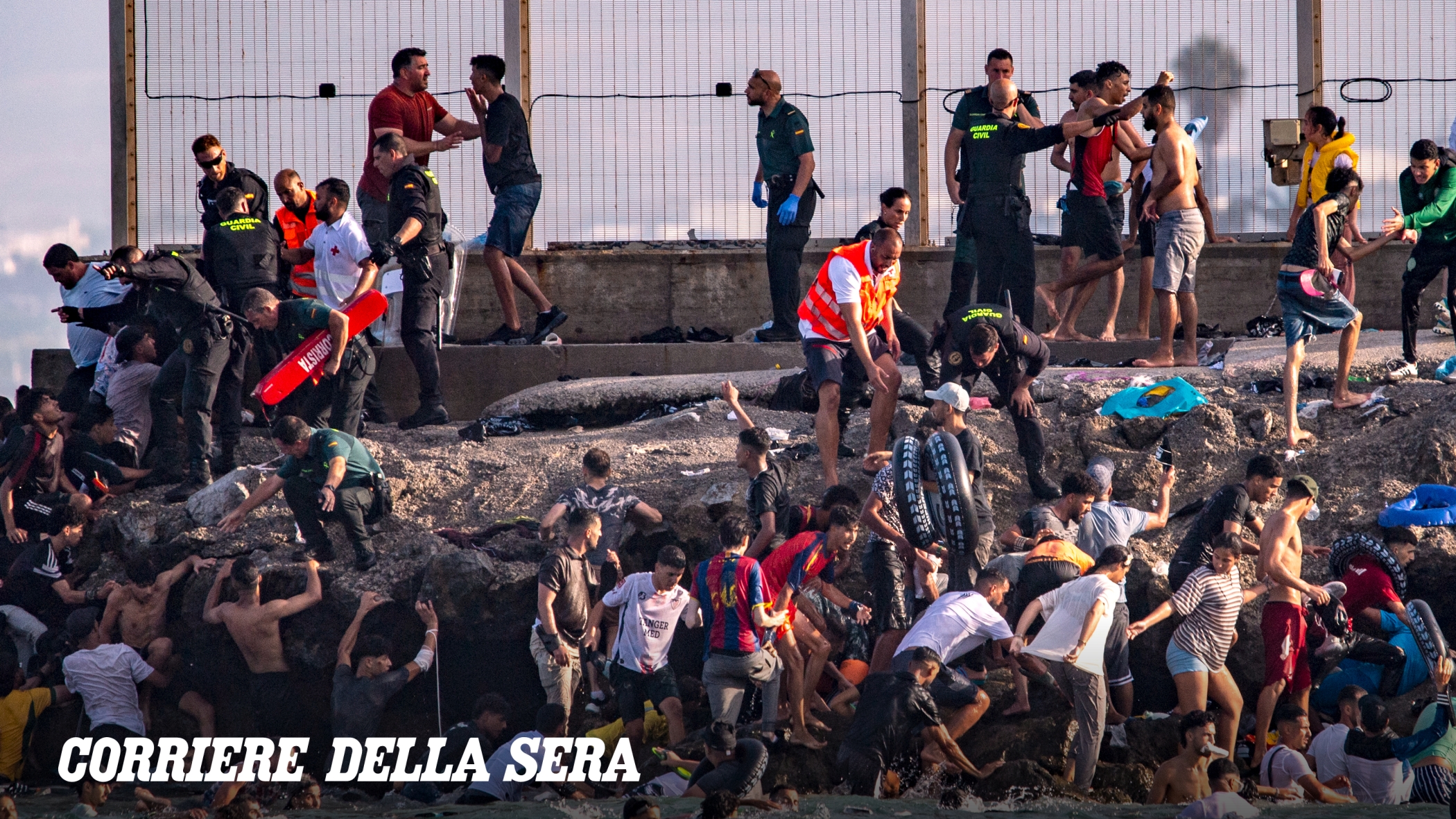 Emergenza migratoria a Ceuta: Sanchez mobilita l’esercito dopo arrivi massicci