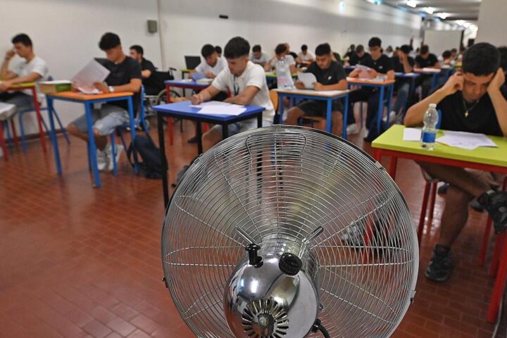Errori sorprendenti degli studenti: le perle di fantasia alla maturità 2026 in Italia