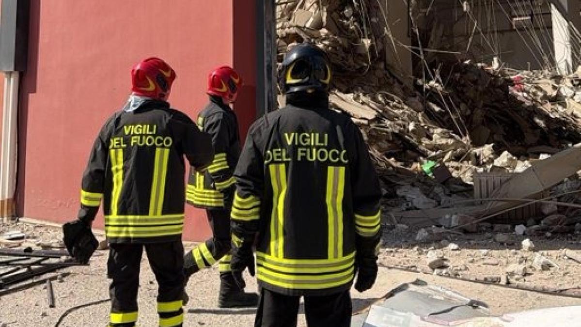 Esplosione a Messina, crollo di un palazzo di due piani: cinque feriti gravi e sei dispersi