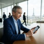 Bernard Arnault debutta su X: «L’ultima famiglia reale di Francia» e la replica alle polemiche