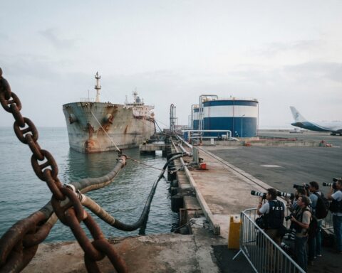 TotalEnergies e Air France avvertono: il Madagascar apre al petrolio russo, a rischio le sanzioni Ue