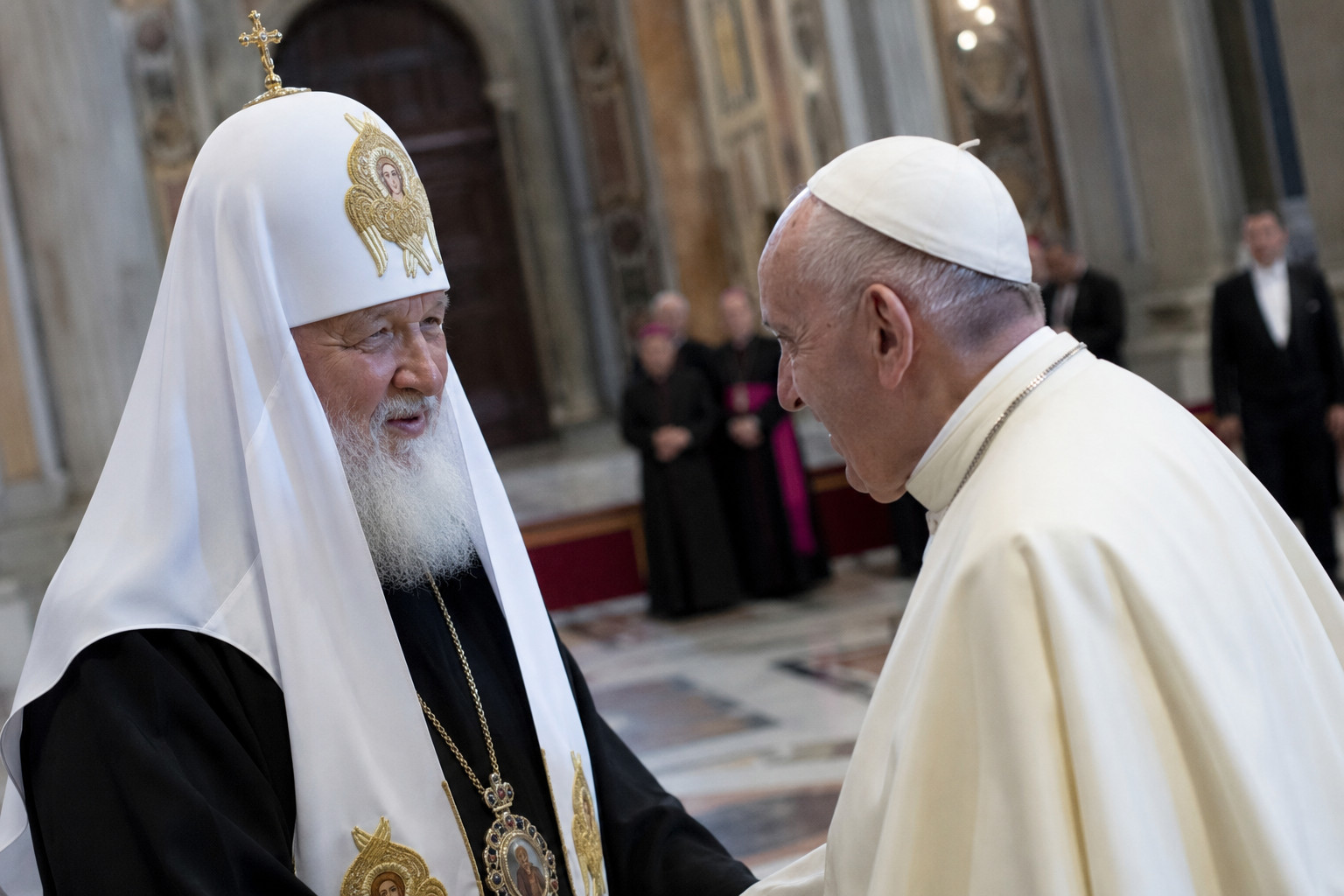 Italia e Bulgaria bloccano le sanzioni Ue al patriarca Kirill, il Vaticano frena Roma