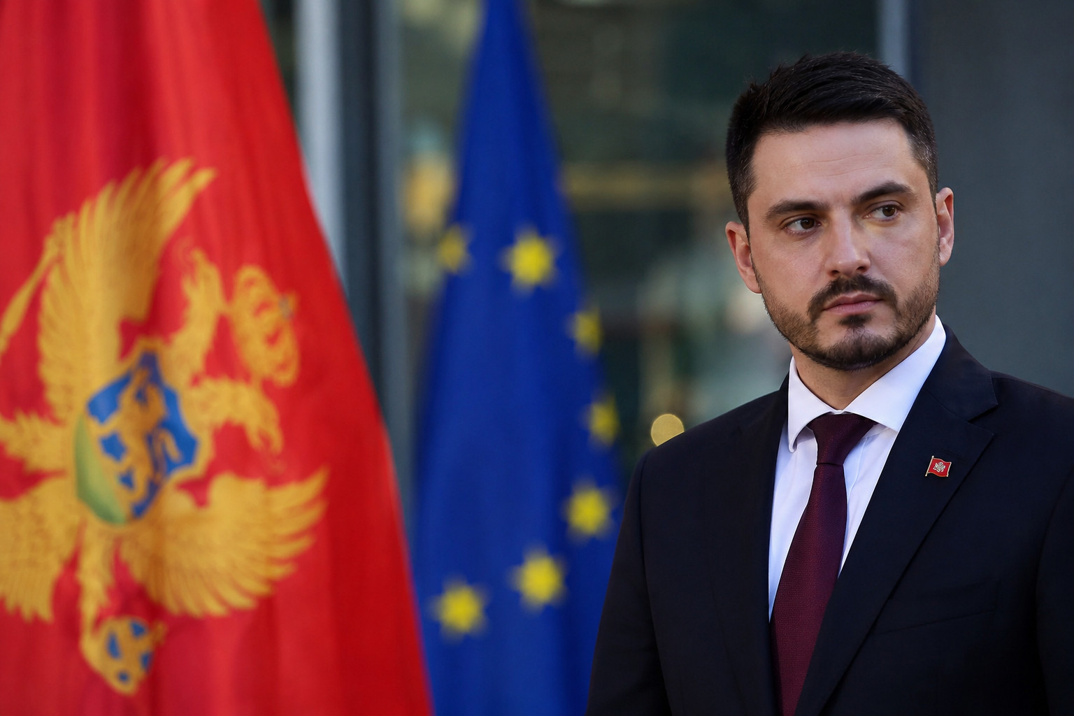 Montenegro apre centri visti in Russia, Bruxelles: rischio per la sicurezza e l’adesione all’UE