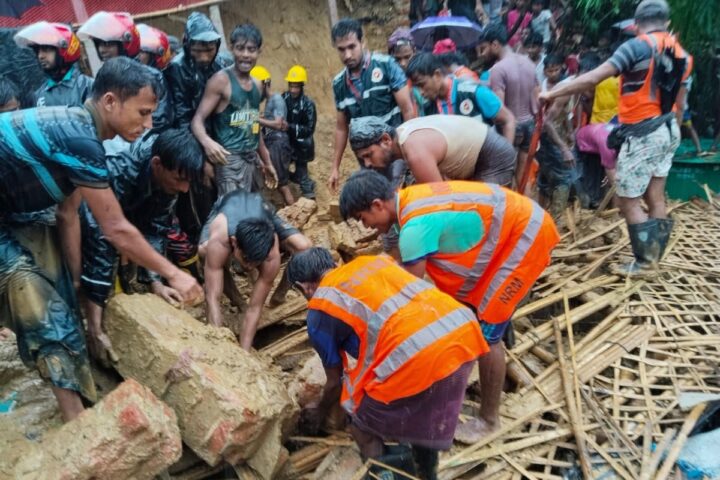 Frana devastante in un campo profughi rohingya in Bangladesh: otto morti tra cui sette studentesse