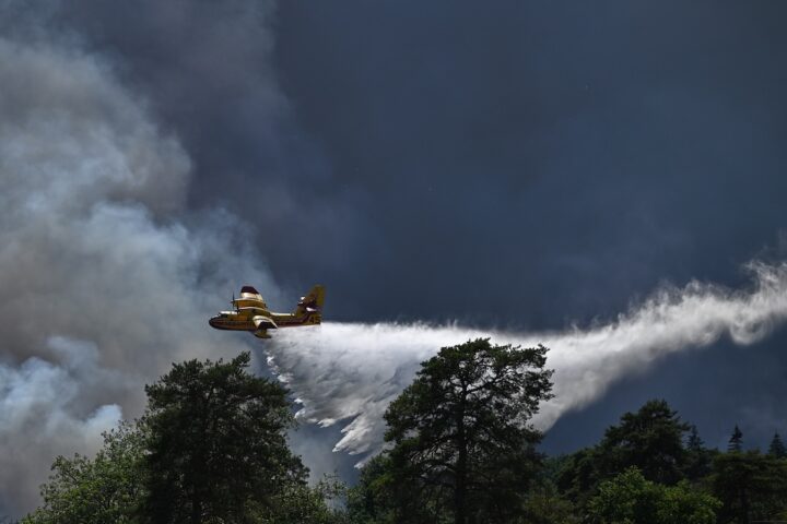 Francia e Spagna in difficoltà per la mancanza di Canadair durante incendi devastanti