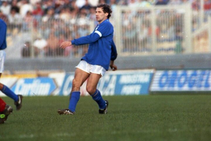 Franco Baresi, un capitano leggendario del Milan, lascia un'eredità di valori perduti nel calcio