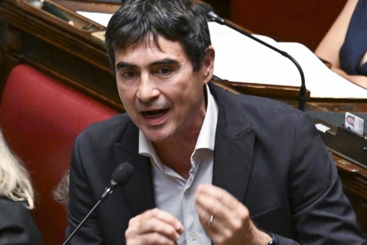 Fratoianni (Avs): "Un armamento è follia e alimenta conflitti"