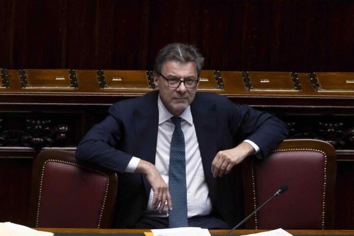Giorgetti sul aumento della spesa: «Decide il Parlamento, niente tagli a scuola e sanità»