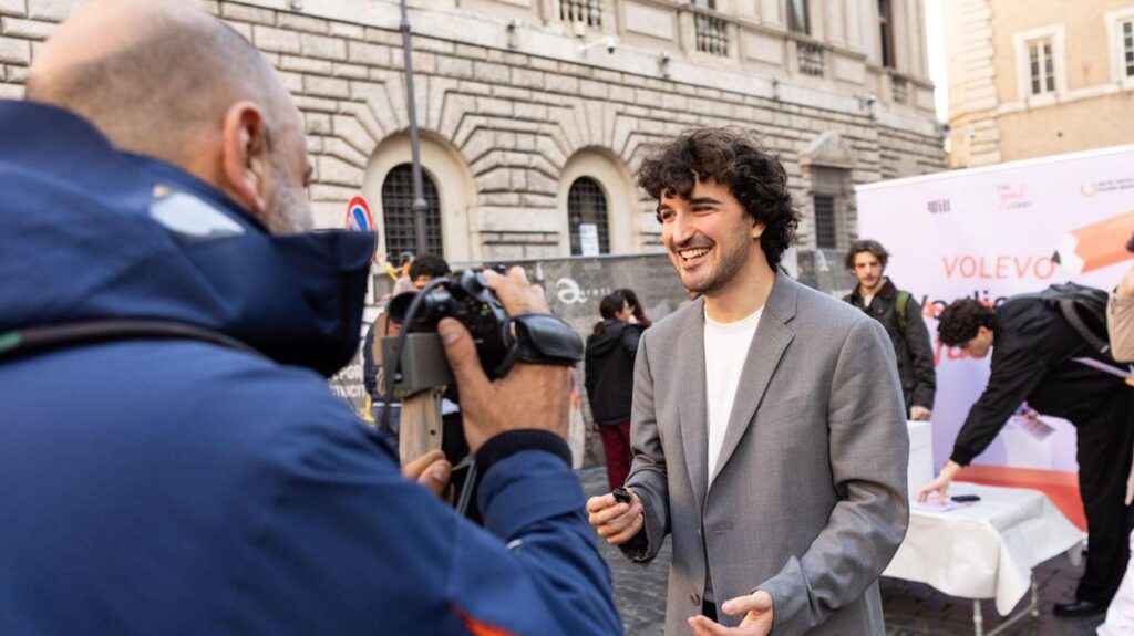 Giovani attivisti uniscono governo e opposizione per il voto ai fuorisede
