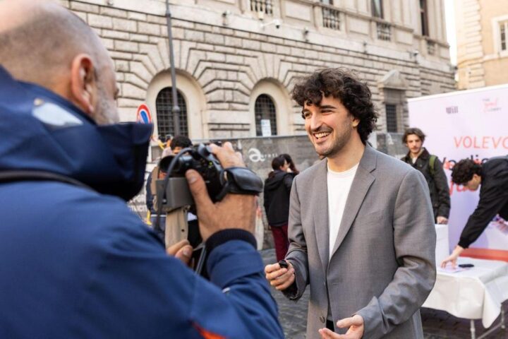 Giovani attivisti uniscono governo e opposizione per il voto ai fuorisede