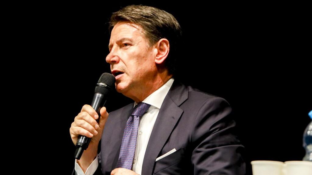 Giuseppe Conte propone un'Alleanza per la Costituzione e la democrazia, il Nazareno preoccupato per la sua iniziativa politica