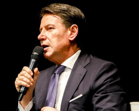 Giuseppe Conte propone un'Alleanza per la Costituzione e la democrazia, il Nazareno preoccupato per la sua iniziativa politica