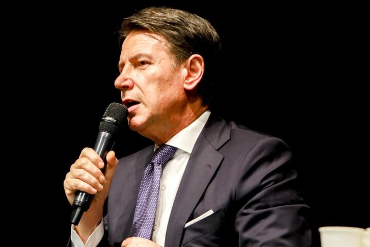 Giuseppe Conte propone un'Alleanza per la Costituzione e la democrazia, il Nazareno preoccupato per la sua iniziativa politica