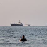 Gli Stati Uniti bombardano nuovamente l'Iran dopo attacco a una nave nello Stretto di Hormuz