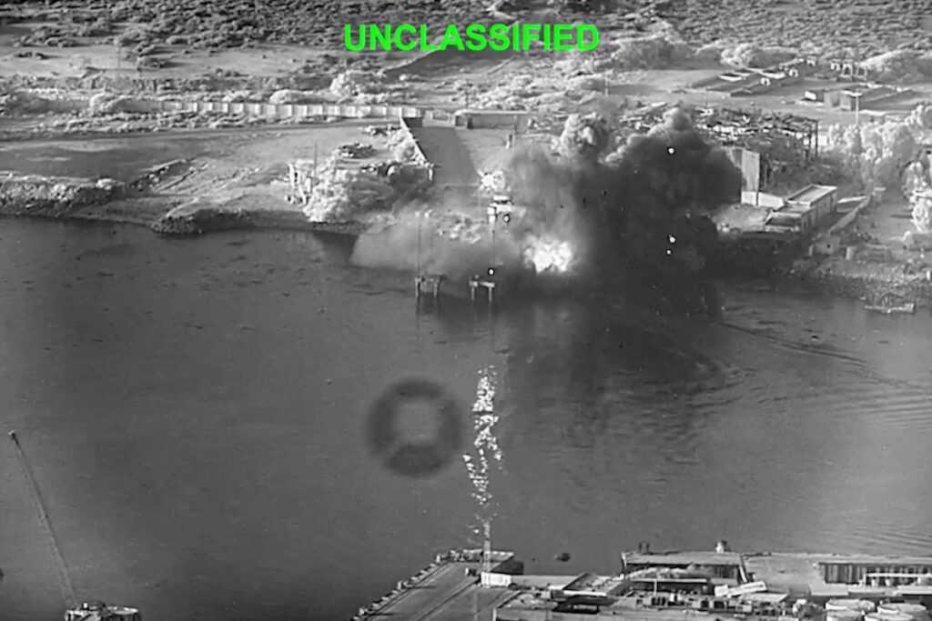 Gli Stati Uniti colpiscono una petroliera nello stretto di Hormuz durante attacchi all'Iran