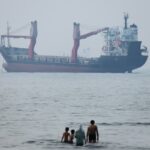 Gli Stati Uniti riattivano il blocco nello stretto di Hormuz mentre intensificano gli attacchi contro l'Iran